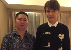 广州太阳成集团与明星合影